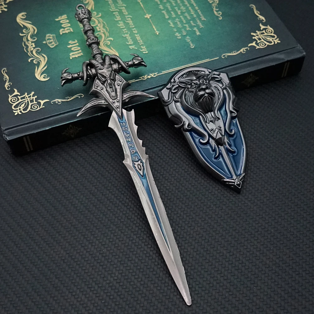 22cm Shadowmourne Axe Keychain Frostmourne Arthas Sword with Shield Keyring for Men Game Peripherals Key Ring Pendant llaveros