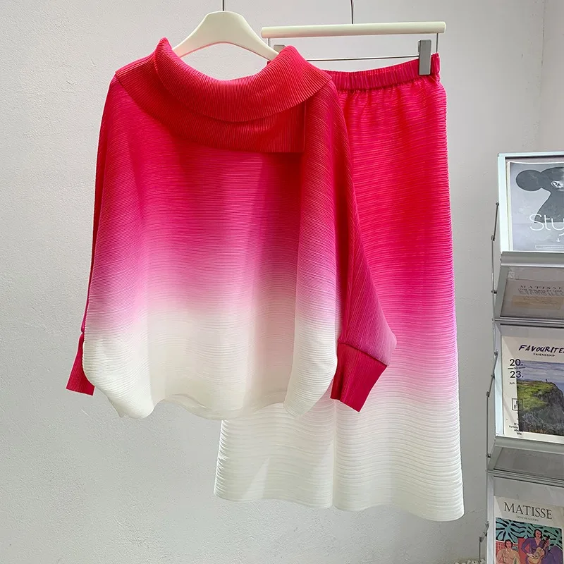 

Комплект из 2 предметов: плиссированный топ Miyake с градиентным цветом, новинка 2026 года, женская блузка-пуловер больших размеров с рукавами «летучая мышь» и прямые широкие брюки