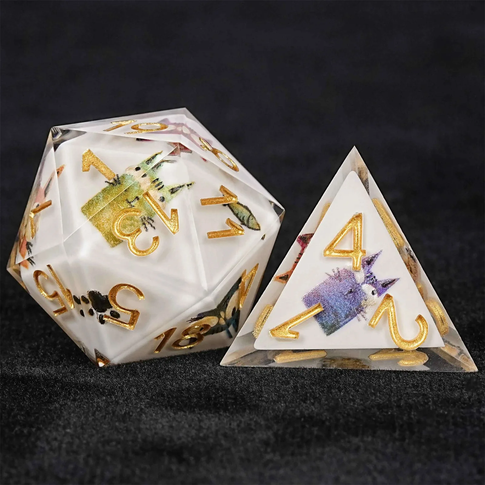 

1-7Pcs Solid Resin Cute Cat Kitten DND Dice Set Golden Word White Multi-sided Polyhedral Dice for D&D COC Role RPG Table Game