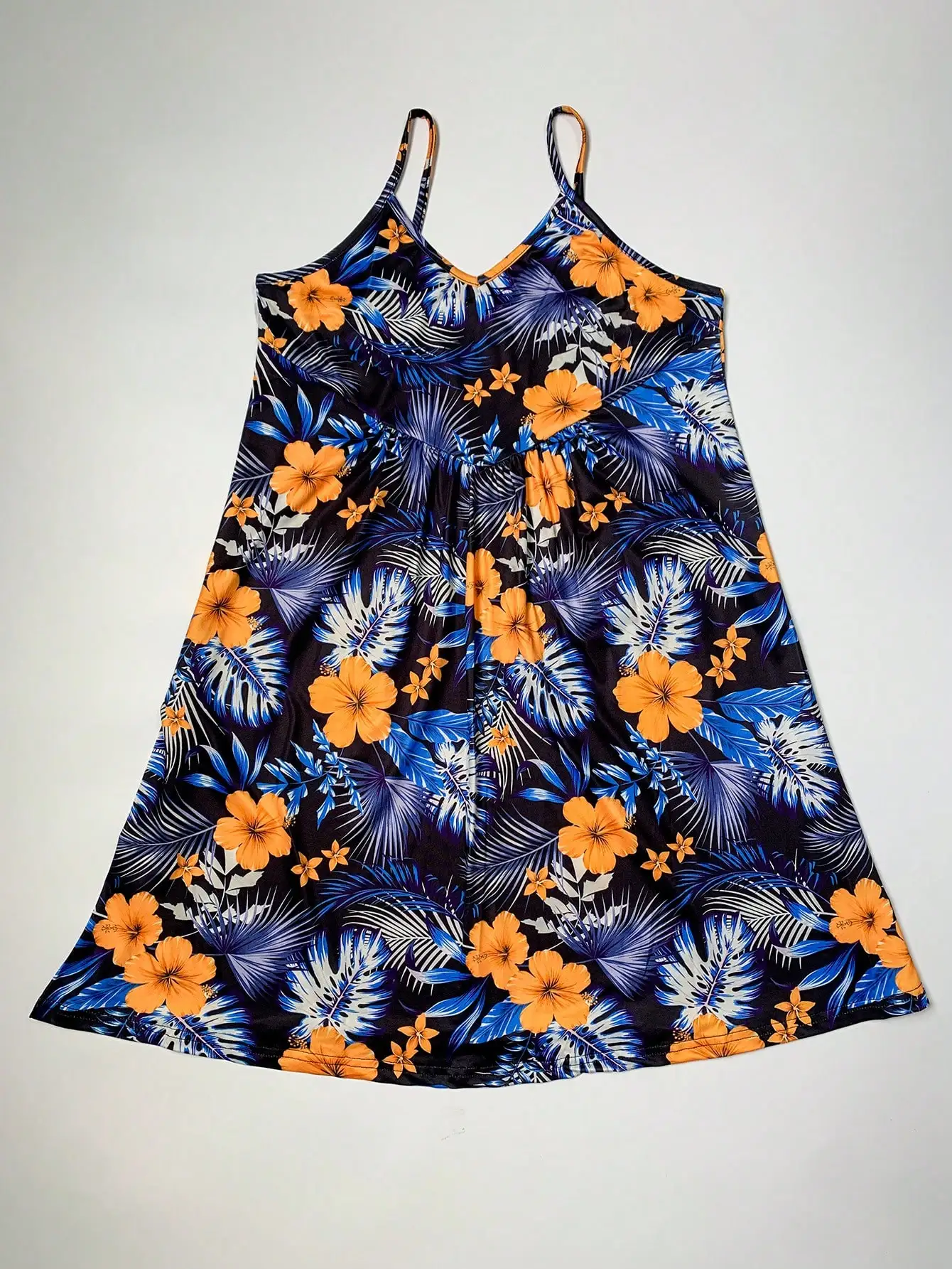 Sommerkleid im Urlaubsstil mit V-Ausschnitt und Spaghettiträgern, Camisole-Kleid für Urlaubsoutfits, Boho-Kleider für Damen im Sommer – Detail 15