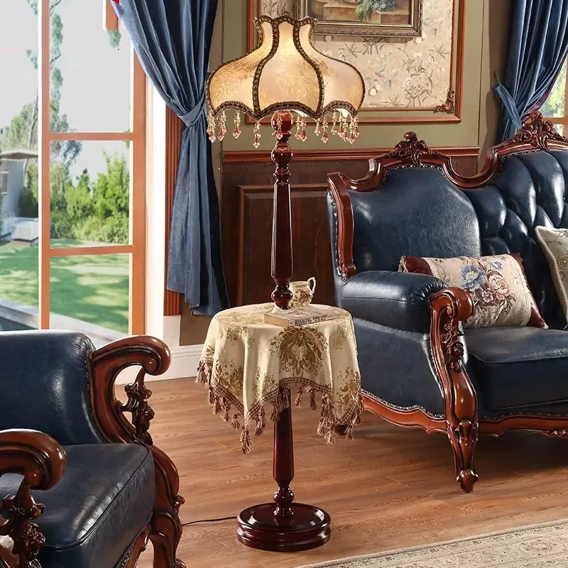 โคมไฟตั้งพื้นสไตล์วังสไตล์ยุโรปหรูหราโคมไฟข้างเตียงห้องนั่งเล่นโคมไฟ LED สีขาวโคมไฟตั้งโต๊ะตั้งพื้น