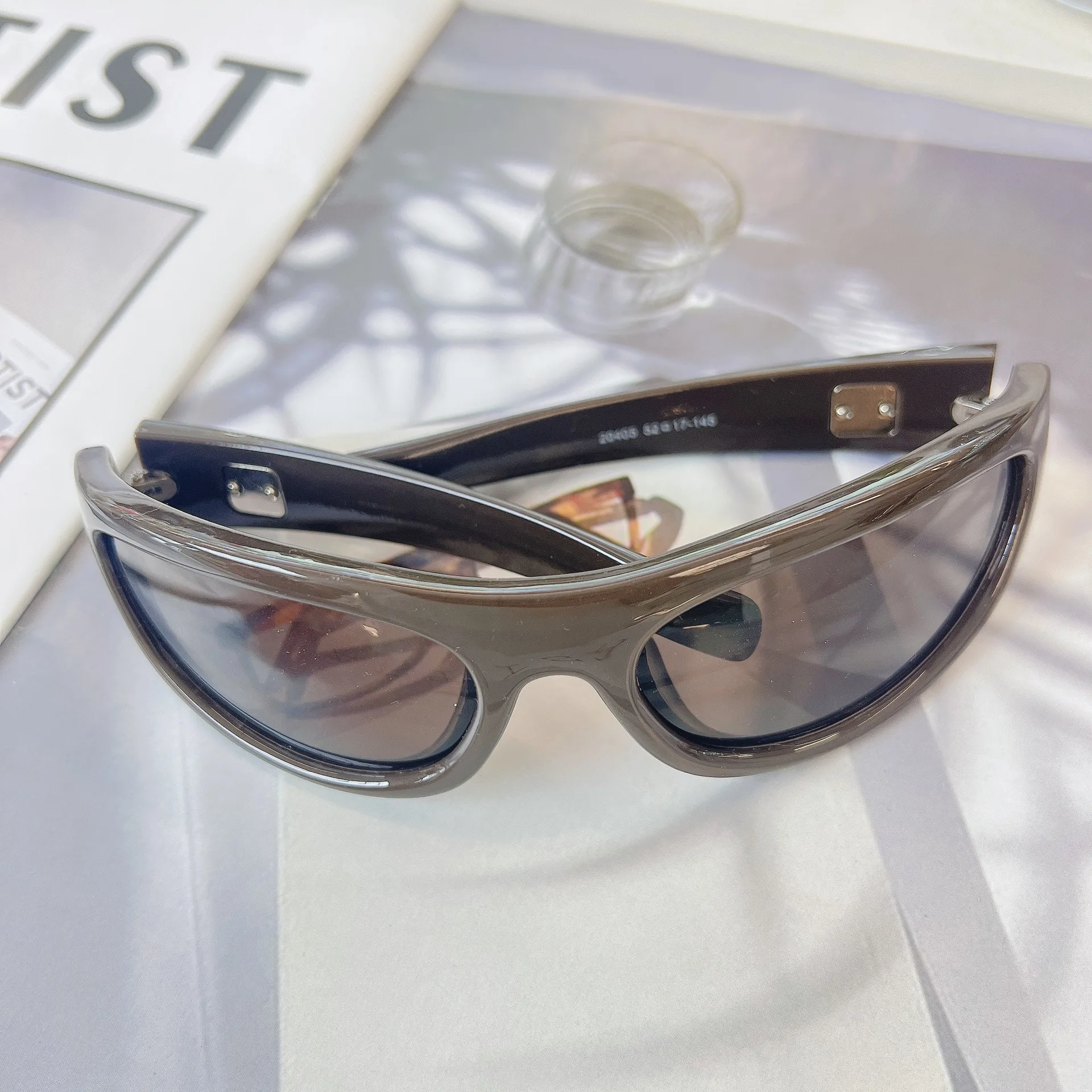 New Style Sunglasses for Women Fashion Trendy UV400 Protection Outdoor Sunglass Hot Selling Sun Glasses Women