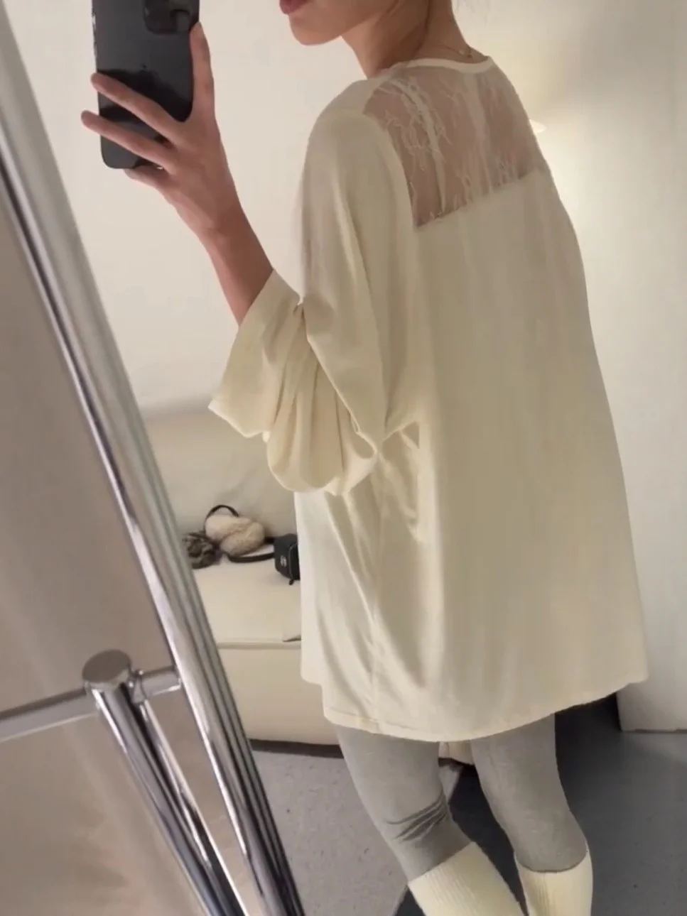 

Корейская женская футболка с длинным рукавом и кружевными вставками, новая весенняя свободная базовая футболка-топ из дышащей хлопково-полиэстеровой смеси