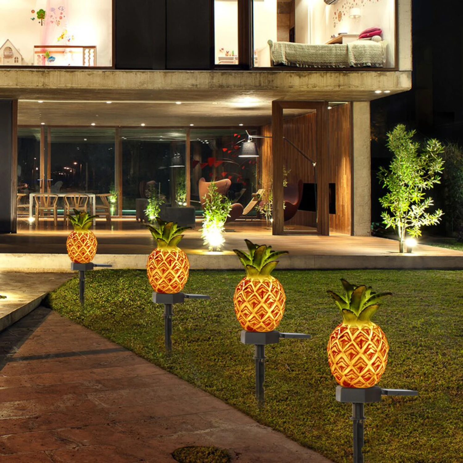 Solar Pineapple Lights - Illuminate Your Outdoor Space! Add Style and Charm to Your Garden or Patio. Perfect for Evening Enterta