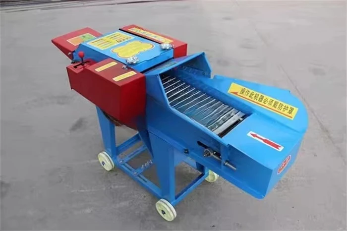 آلة كسارة القش فعالة من حيث التكلفة - آلة تقطيع العشب وصانع أعلاف الدواجن للاستخدام اليومي في المزرعة الصغيرة