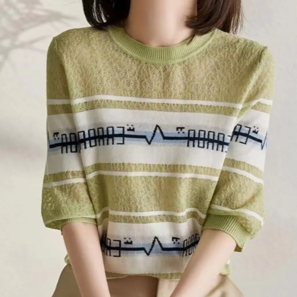 

Women's Retro Western-Style Crochet Hollow Short-Sleeved T-shirt Summer Fashion Loose Casual Pullover Ice Silk Knitted Shirt