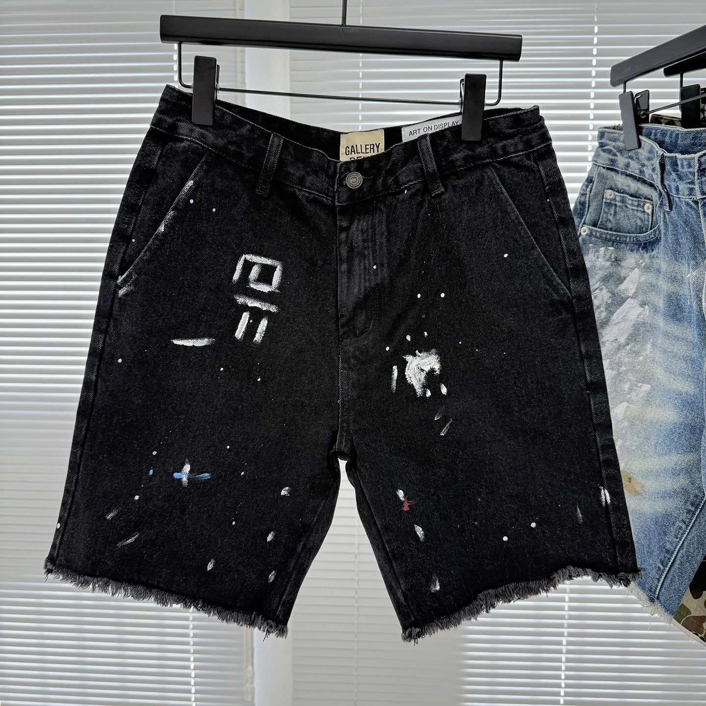 

Retro Waed Distred Embroidered Logo Bla Frayed Denim orts Hip Hop Men Women Five Parts Youth Casual Wear Resistant L...