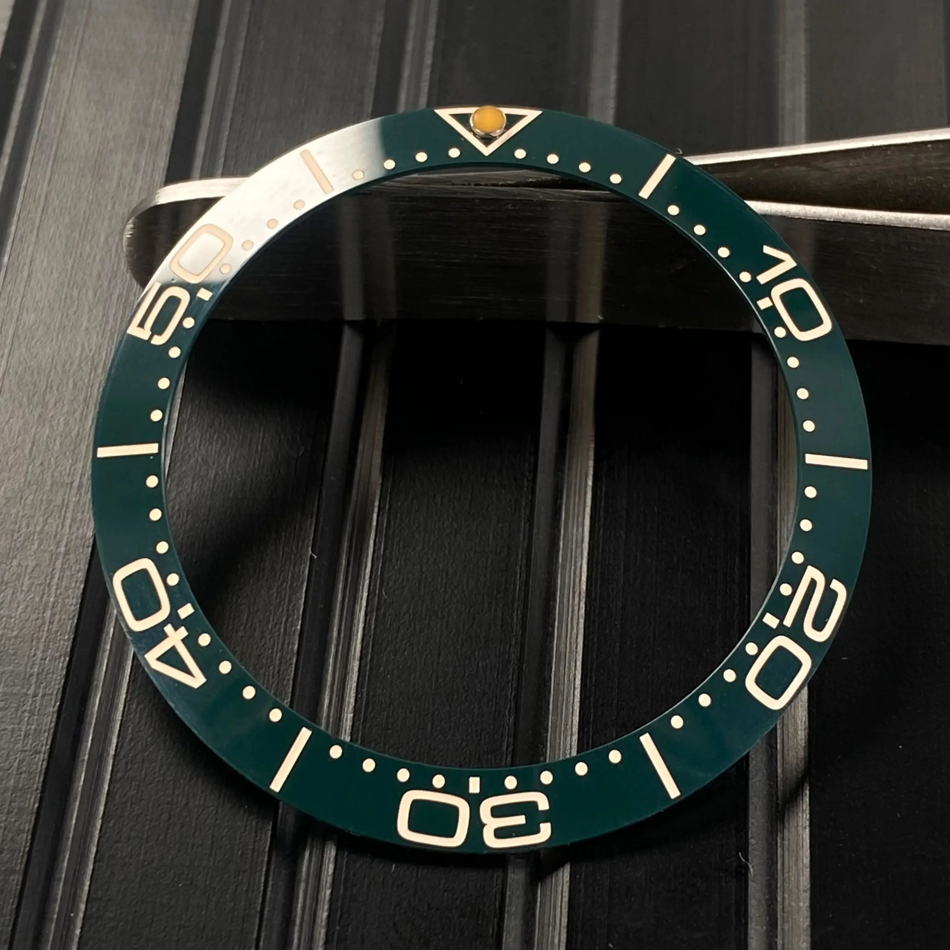 38mm * 30.5mm Lunetta in ceramica SM Lunetta Serie Verde Perline luminose Inserto Anello Pendenza Fit SKX007 NH35 Cassa Lunetta Parti di ricambio