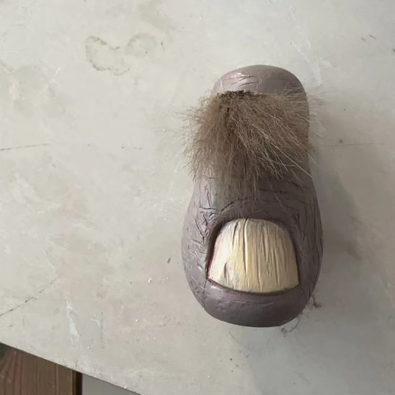 Realistic Big Toe Resin Figurine with Lifelike Foot Sculpture for Fun Halloween Decorations Funny Prank Gifts or Home Decoration