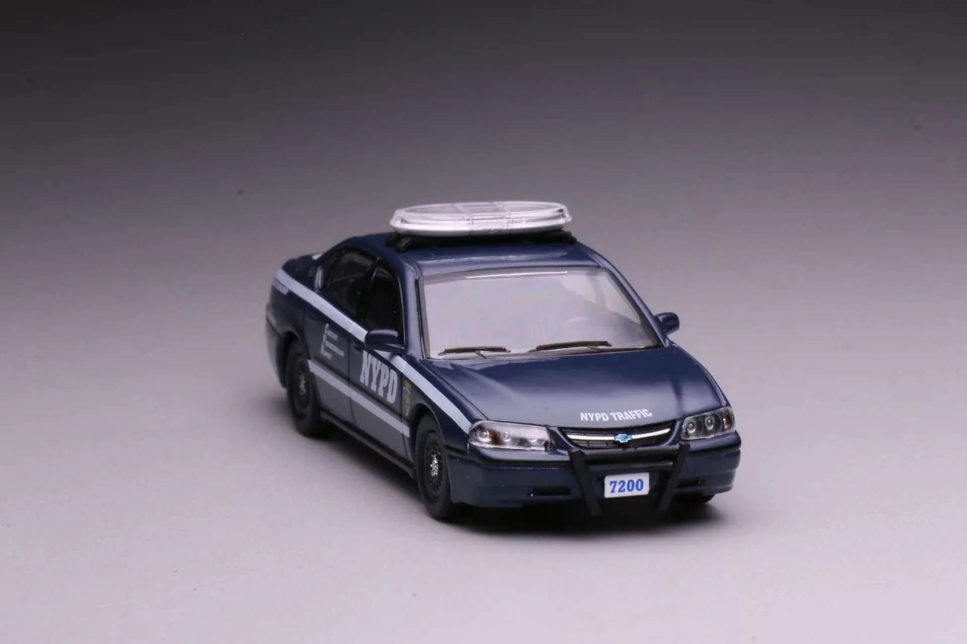 596 1/64 Chevrolet Impala - Der Prototyp des amerikanischen Polizeiautos der NYPD aus Legierungsdruckgussmetall, Spielzeug für Kinder und Jungen – Detail 5