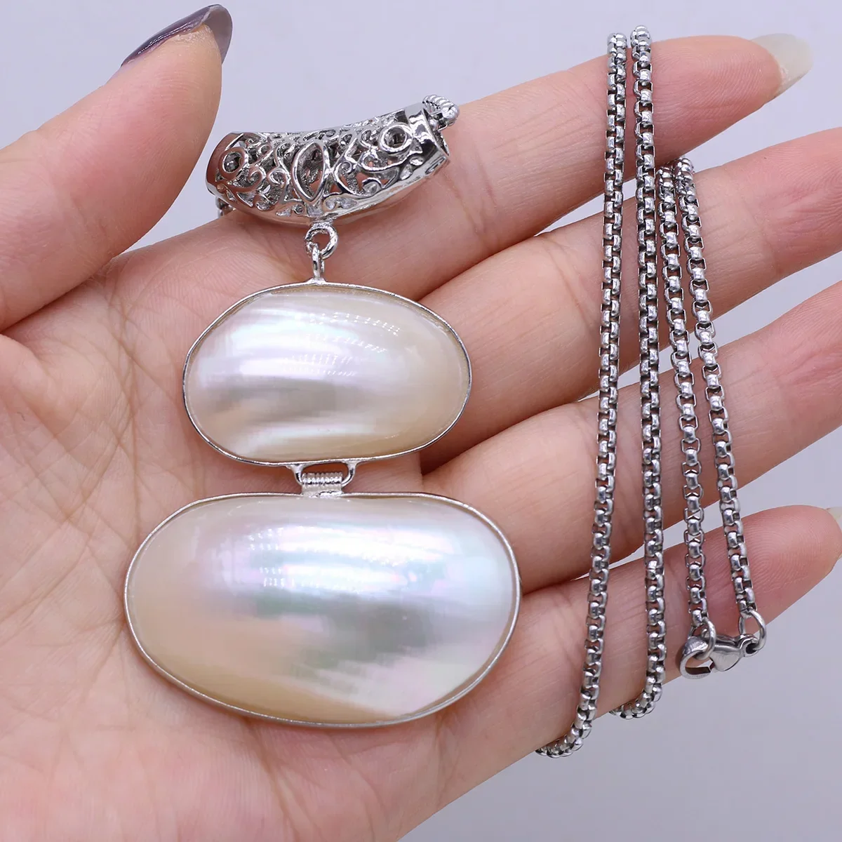 Natural Shell Irregular Egg Shaped Swan Shape Pendant Necklace Metal Chain for Women Charm Jewelry Necklace Party Gift