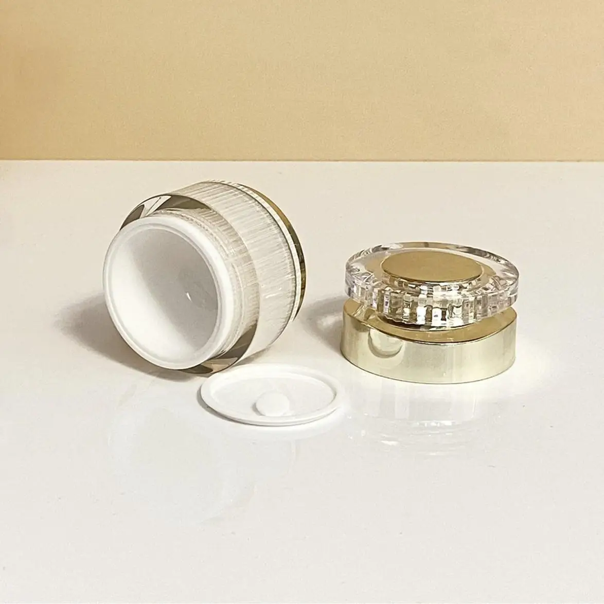 Empty Refillable Bottles High Quality 30/50/100ml Pearl White Acrylic Jar Cosmetic Bottle Portable Cream Lotion Jar Pump Bottle