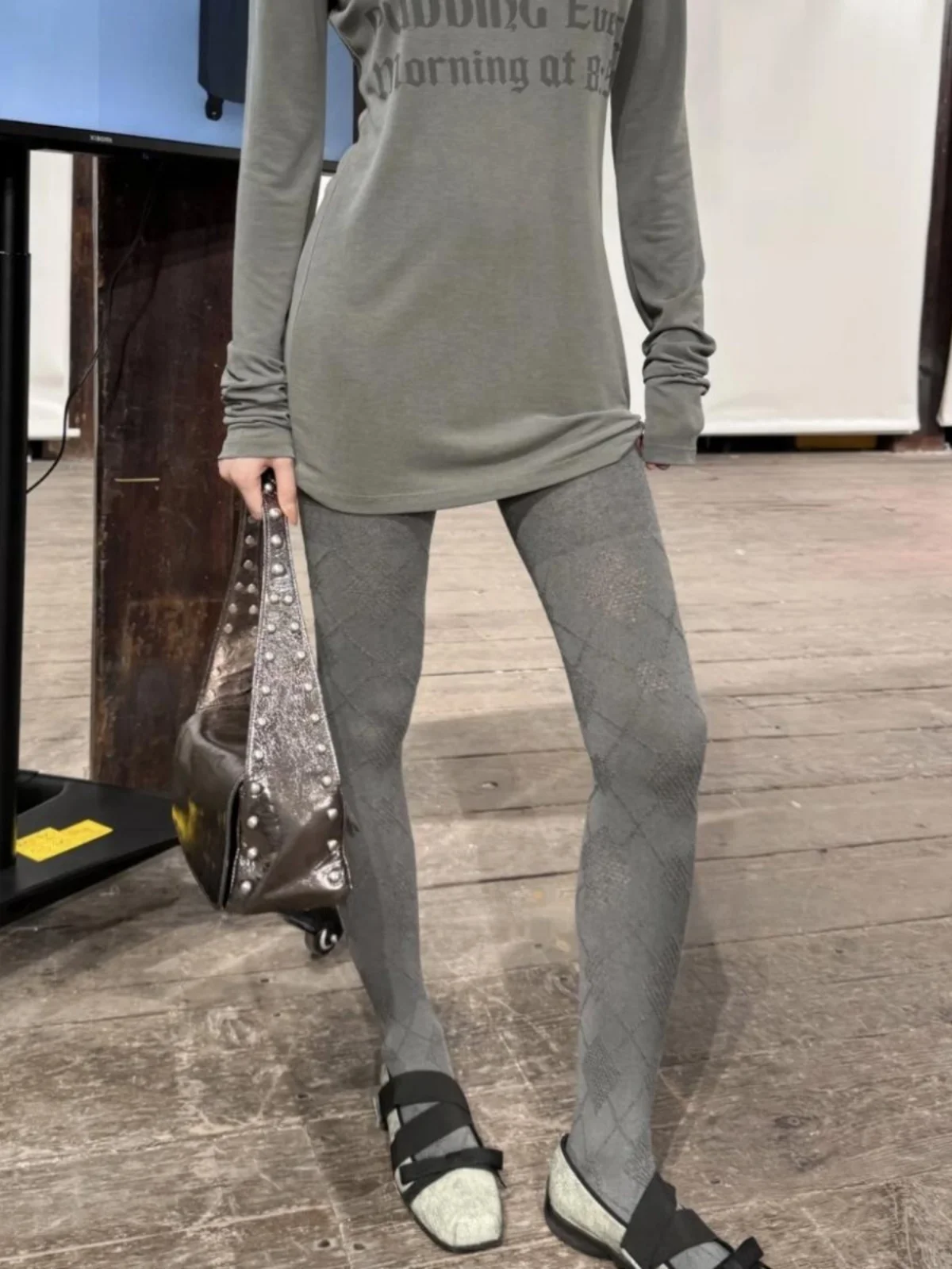 

Slimming Long Sve T-irt Hot Girl Pure Color Letter Print Large round Ne Casual Sle Cotton Spring Faion from China