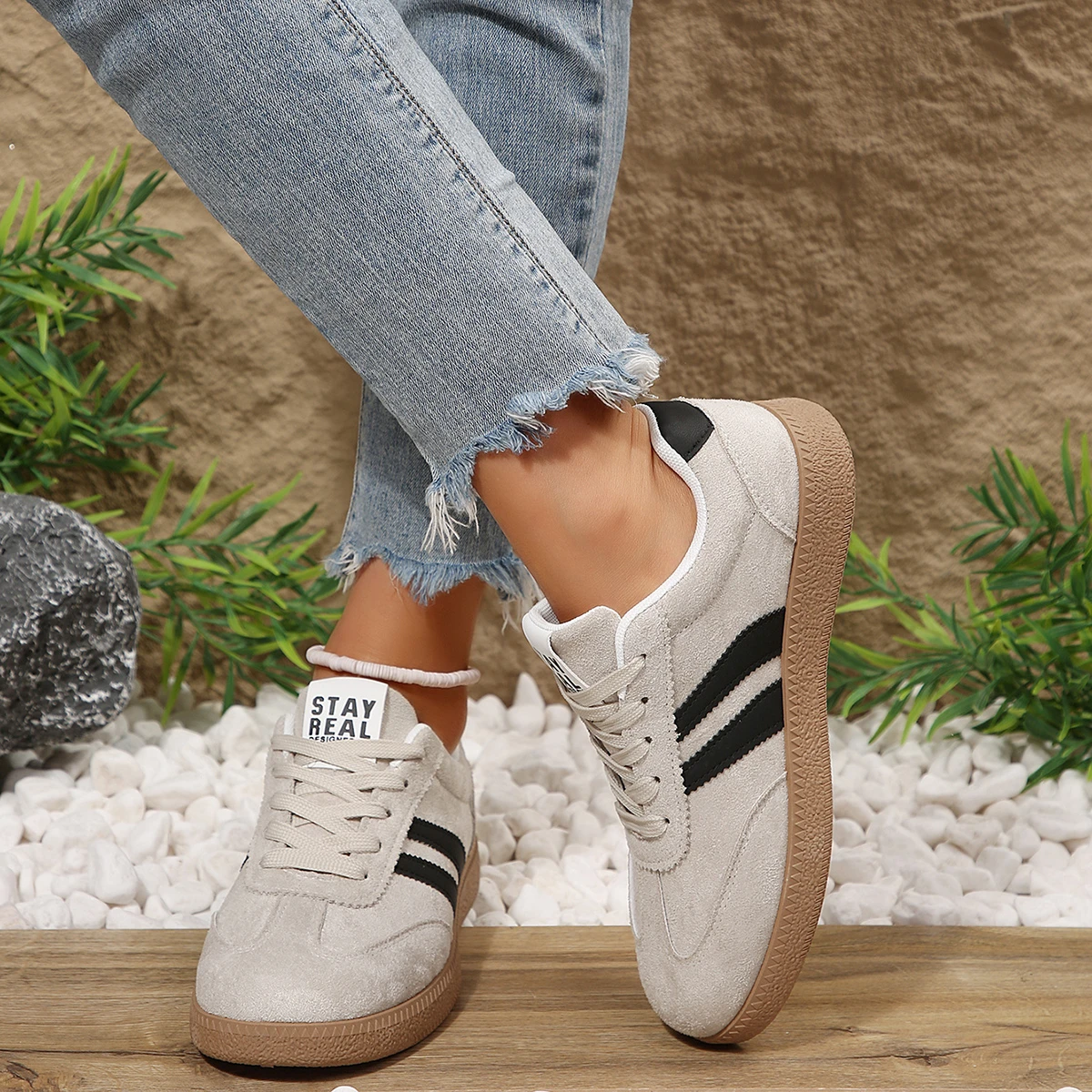 2026 Herbst Damenmode Wildleder-Sneaker mit Doppelschnallen-Metalldetails Leichte Atmungsaktive Bequeme Freizeitschuhe – Detail 14