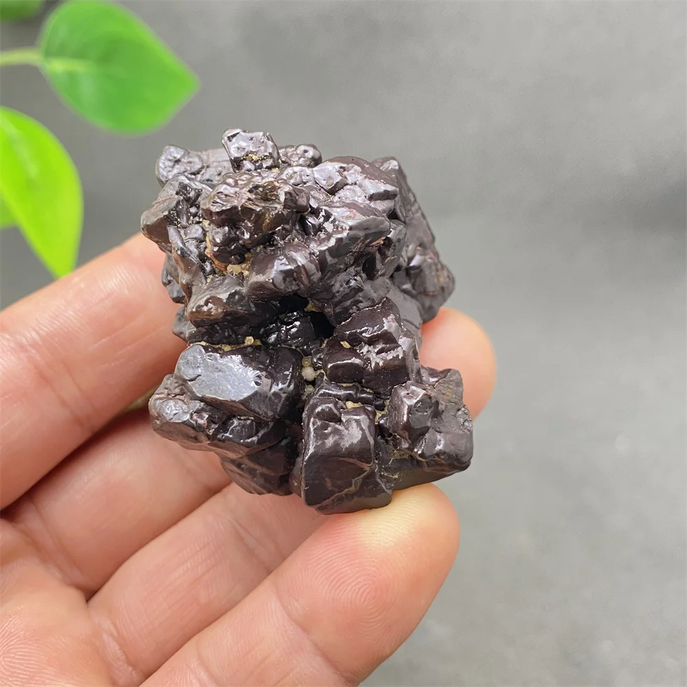 عينة معدنية من الماس الأسود المصري الطبيعي حجر خشن غير منتظم لطقوس السحر نبوءة ديكور المنزل وهدية العيد