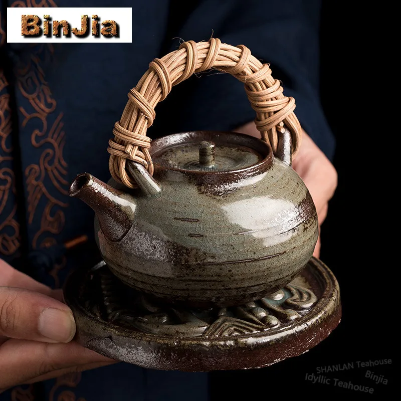 

Чайник из киёмизу-керамики 180 мл с ручкой из ротанга, бутик-чайник для заваривания чая, заварочный чайник с ситечком для коллекции чая, подарок для ценителей.