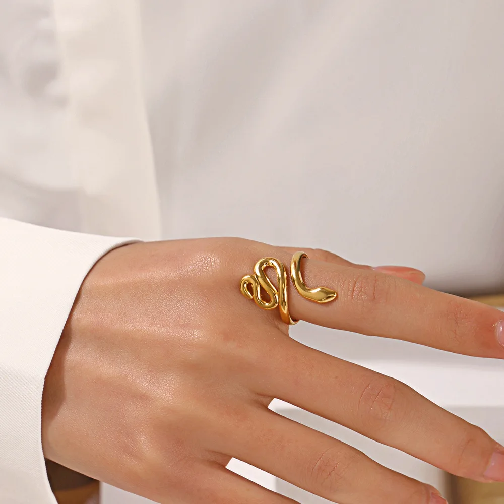 Vintage 18K Gold Plated Snake Open Ring for Women Twisted Snake Stainless Steel Band Jewelry for Daily Party Wear
