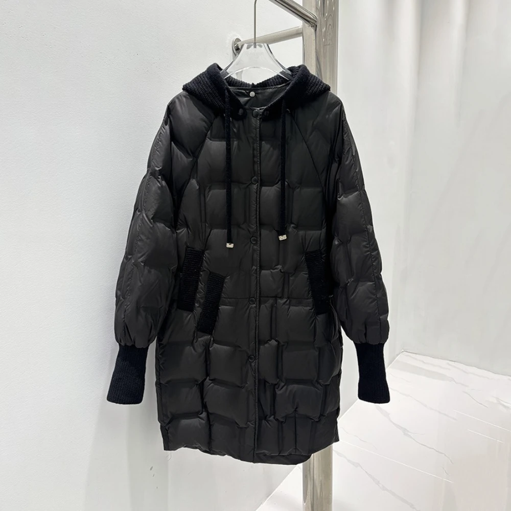 Women's Down Jacket with Detachable Hood Winter Horizontal Lightweight Warm Down Coat for Female Side Pockets Stylish Daily Wear