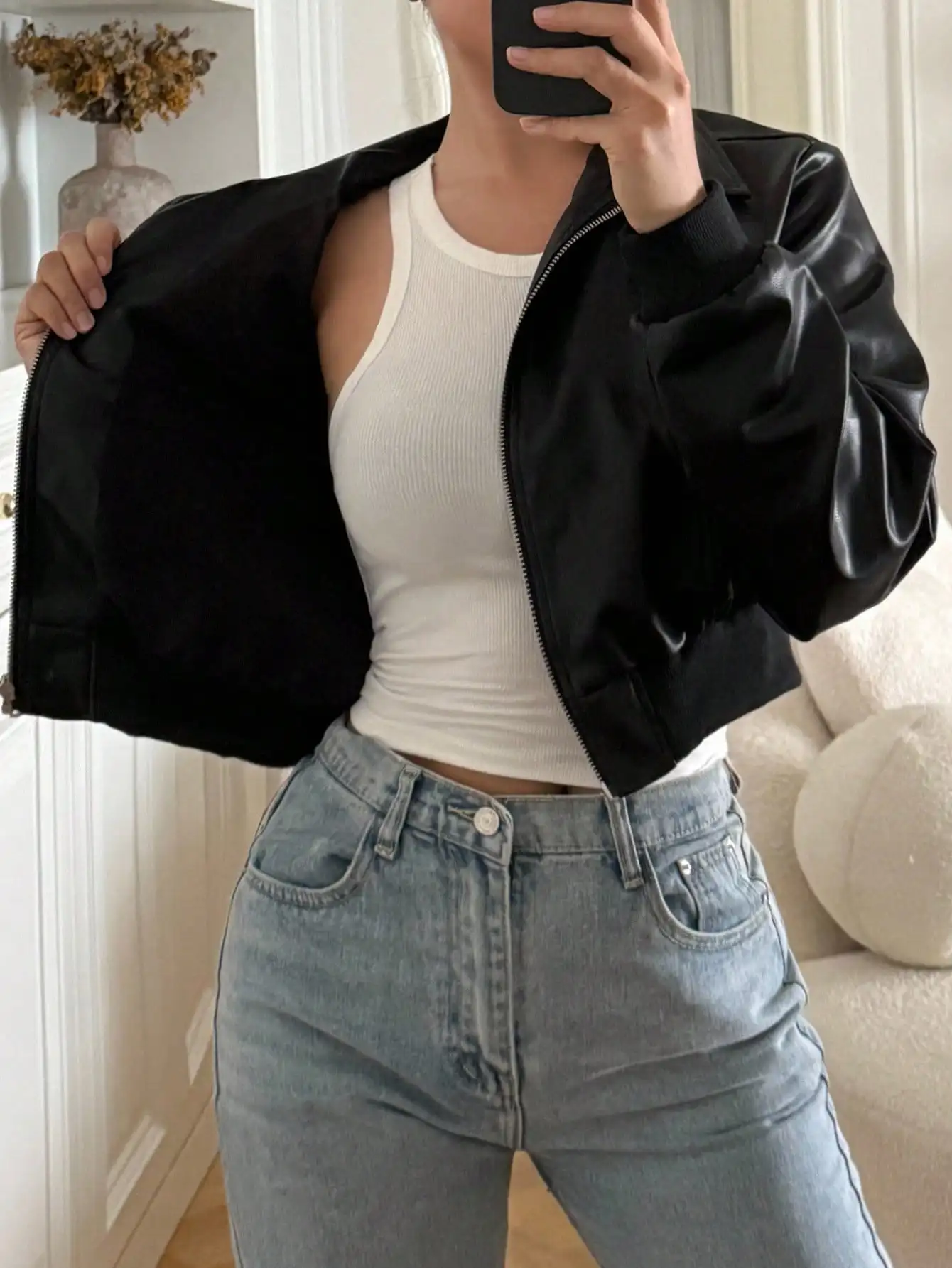 Jaqueta Bomber Feminina em Couro PU com Gola Reversível, Estilo de Rua, Corte Curto