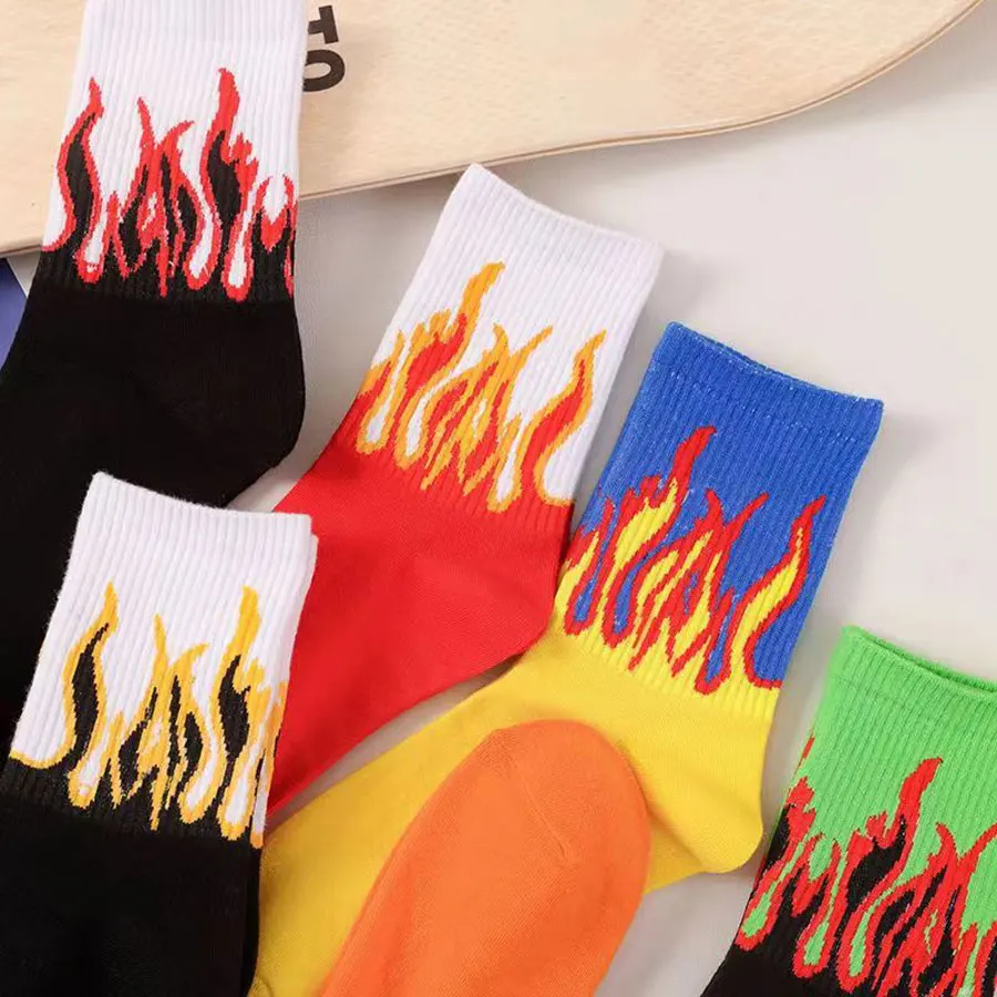 7 pairs of hot selling street photography internet celebrity brand flame mid tube socks for male and female couples, street hip-