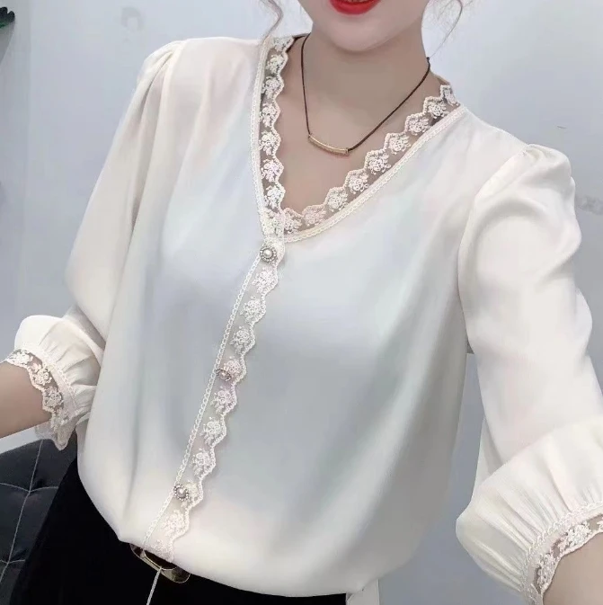 Camicia impiombata in pizzo dolce primavera estate Bottone chic con perle Elegante ed elegante scollo a V Abbigliamento femminile Camicetta con maniche a 3/4 tinta unita