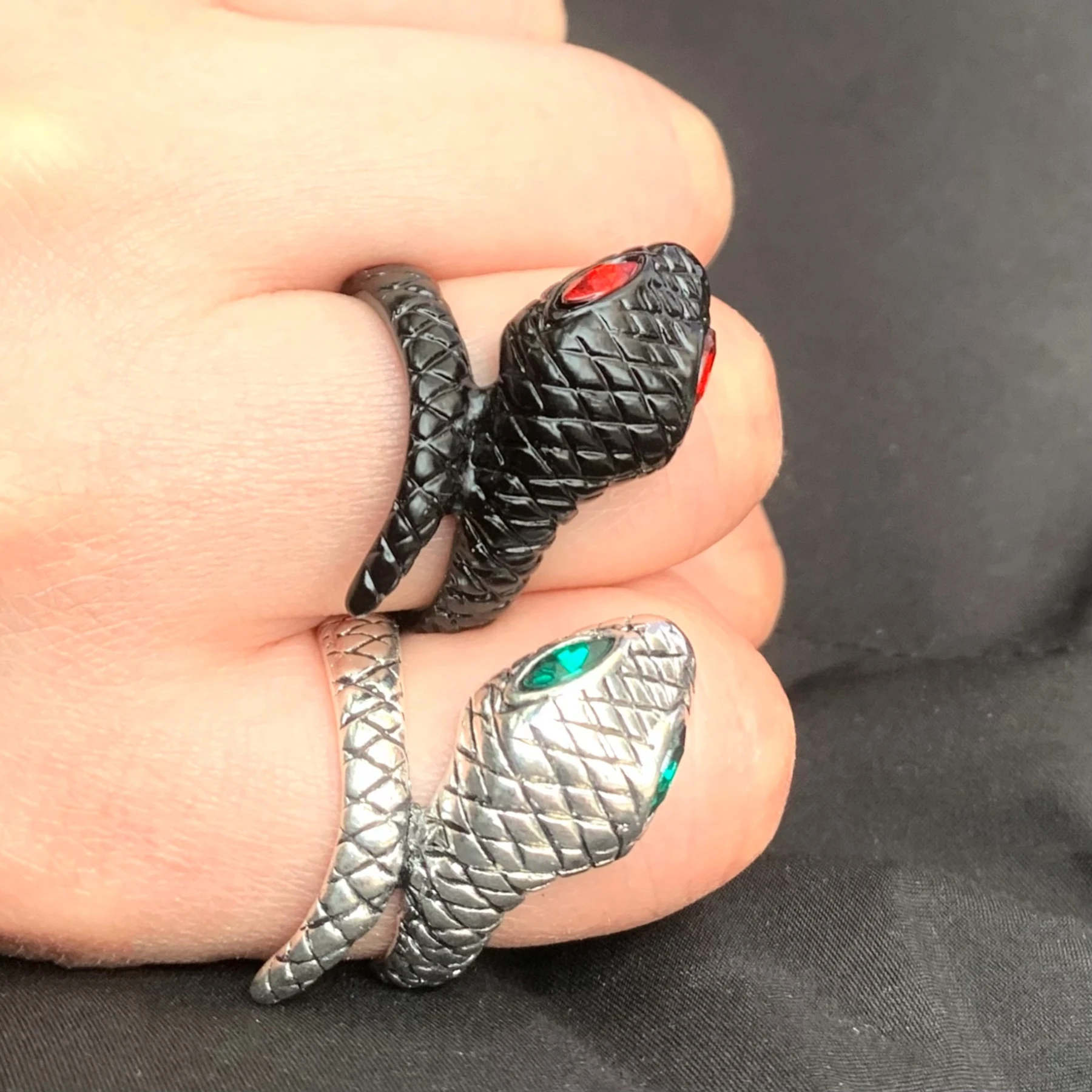 8pcs Gothnic Color Eye Snake Rings Mix Men Women Alloy Metal Silver Black Plated Animal Punk Vintage Party Gift Accessories Lot