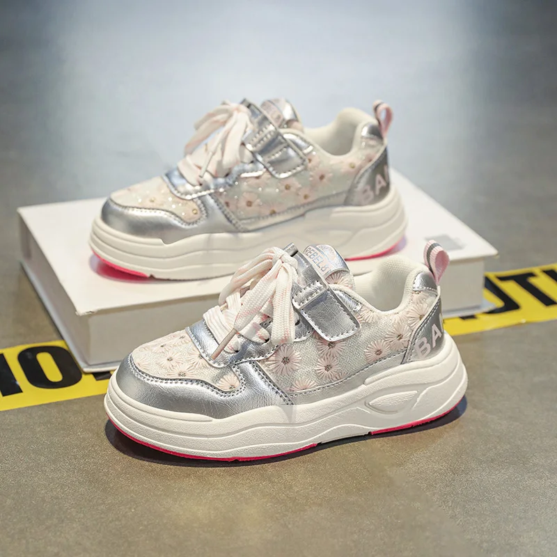 

Children's sports shoes fashionable casual shoes breathable lightweight and anti-slip low-top board shoes for girls trendy