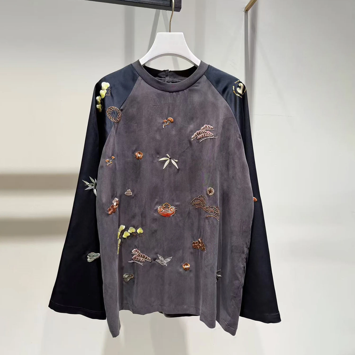 

Retro Embroidered Print Color Blo Long Sve T-irt Women's Premium Faion Autumn Winter New Arrival Casual round Ne