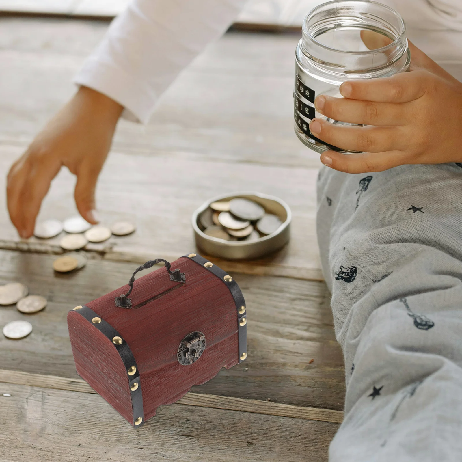 

Wooden Treasure Chest Lock Piggy Bank Kids Creative Money Saving Box Large Capacity Coin Holder Safe Wooden Treasure Chest