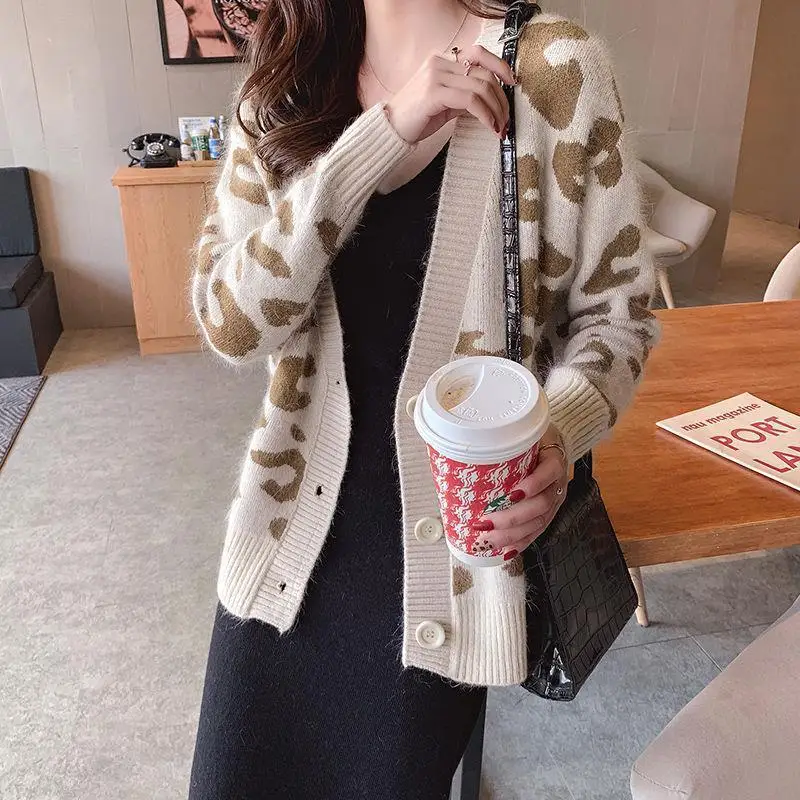 2023 Autumn/Winter New Outwear Korean Loose V-neck Sweater Women\'s Outwear Knitwear Cardigan Coat Women\'s Wear