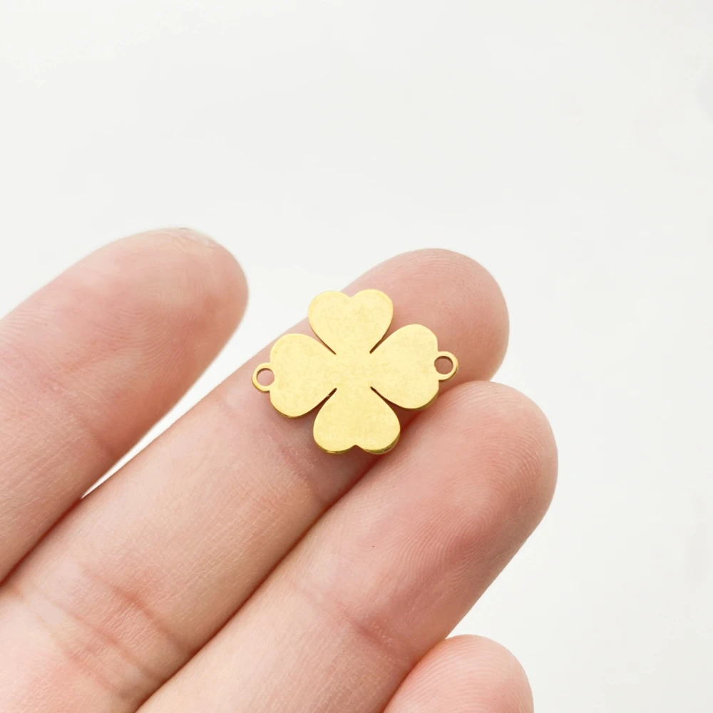 10 sztuk 17*15mm złote szczęśliwe złącza cztery liście koniczyny ze stali nierdzewnej wodoodporna zawieszka na szczęście ręcznie robione na prezent
