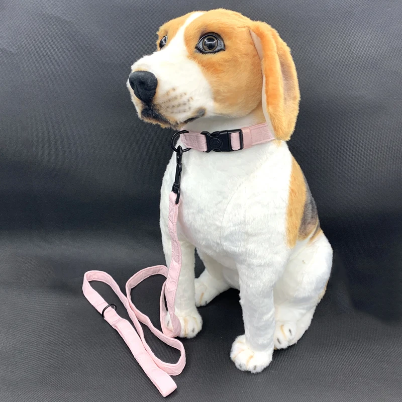 

Heavy Duty Traction Rope For Strong Dogs Safety And Contr Pet Leashes Golden Retriever Hearts Pattern Pet Leash & Collar Set