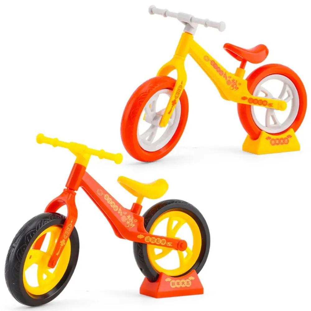 Kinderpuzzelspeelgoed Gemonteerd Fietsspeelgoed Model Beweegbaar Glijdend DIY Mini Fiets Plastic Speelgoed Onderwijs Handgemaakt Balansspeelgoed