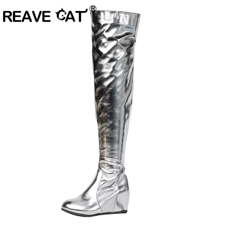 

REAVE CAT Сапоги выше колена высотой 60 см Блестящие модные туфли с круглым носком на танкетке Большой размер 47 48 US16 US17 Красный Черный