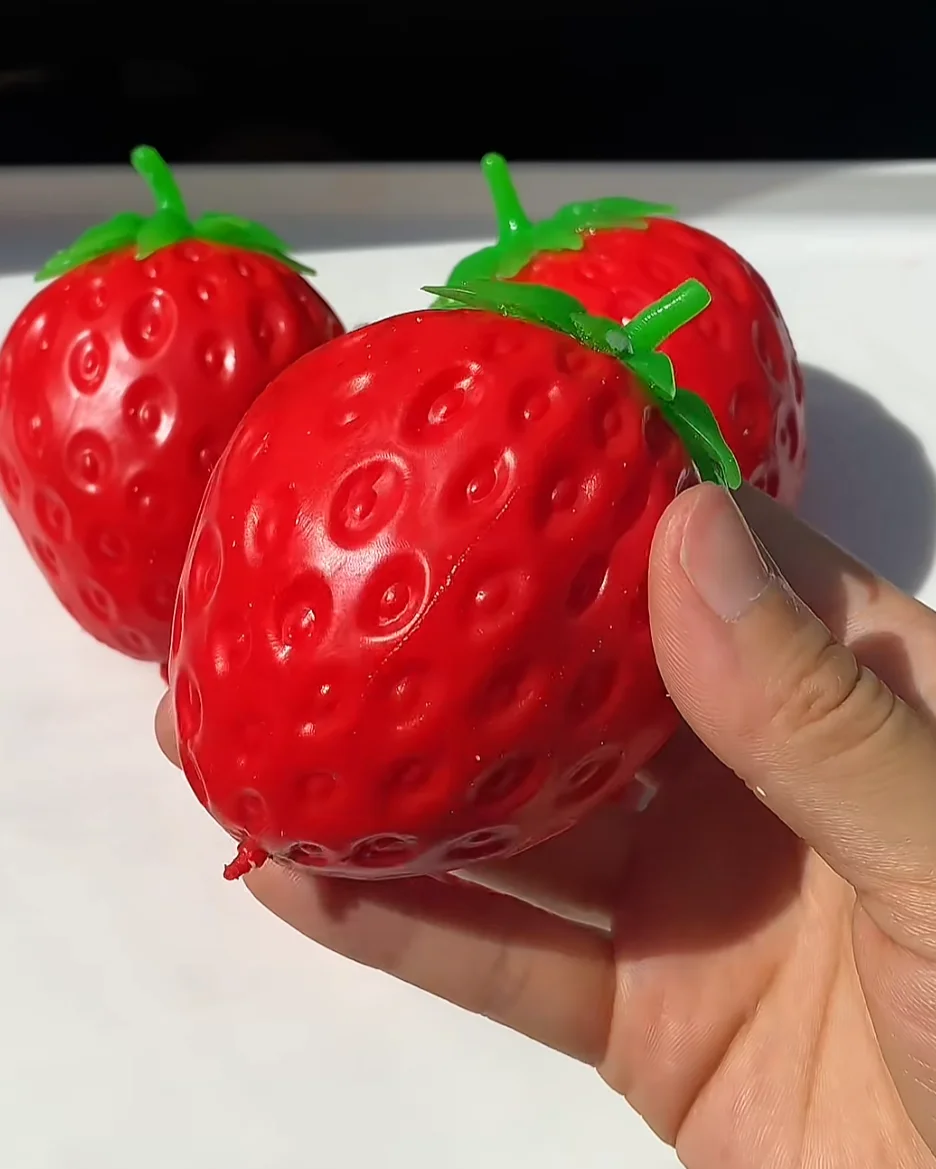 Crisp Strawberry Squishy Toy Building Block Filled ASMR Squeeze Toy Simulation Fruit Model Stress Relief Fidget Toy Desktop