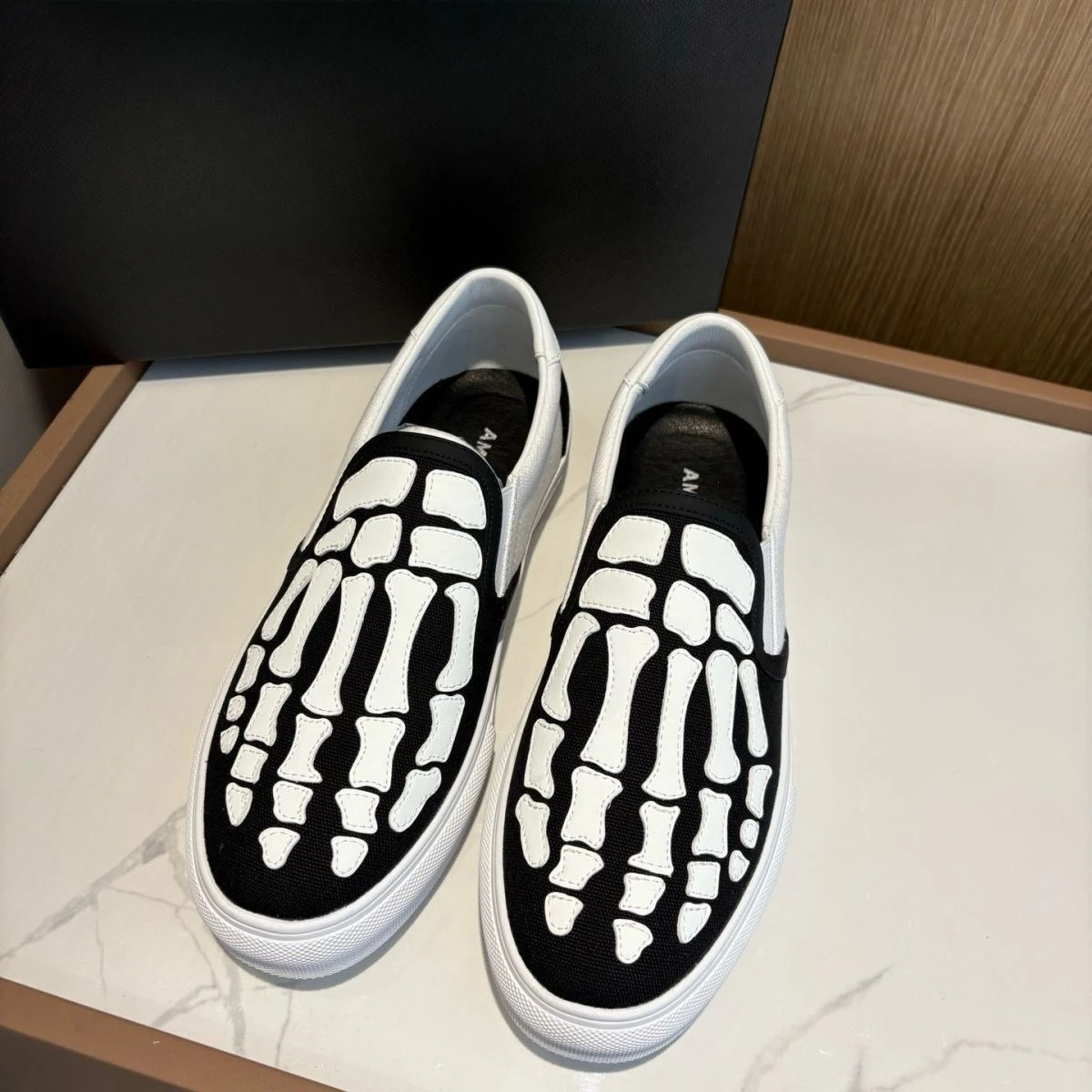 

2026 Summer New Fashion European Men's Slip-On Canvas Bone Pattern Trendy Korean Casual Loafers