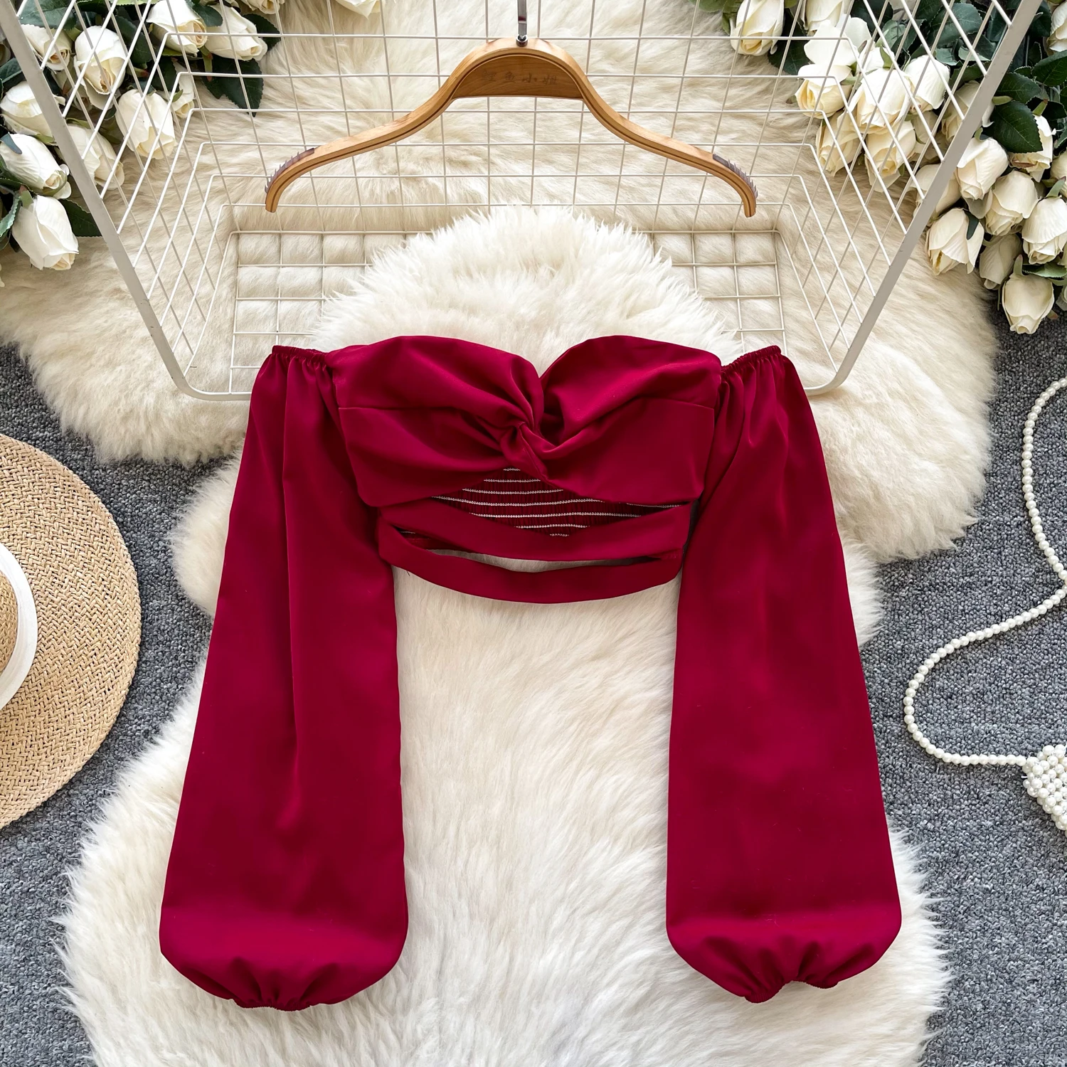 

2026 Новая весенняя женская блузка Hotsweet без бретелек с открытыми плечами, шикарные дизайнерские топы, уличная одежда, облегающий короткий топ с рюшами