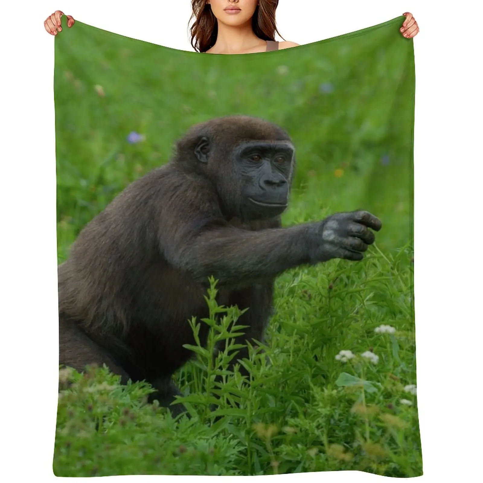 

Gorilla Reaching Out Throw Blanket Travel Shaggy Fashion Sofas Quilt Blankets