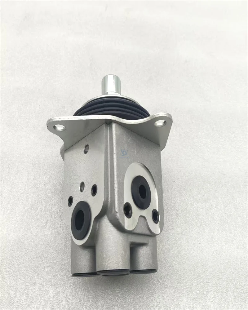 

702-16-03530 7021603530 Pilot Valve for Komatsu 4D102E-2 Engine PC100-6 PC120-6 PC130-6 PC130-7 PC160-7 PC200LC-8 Excavator