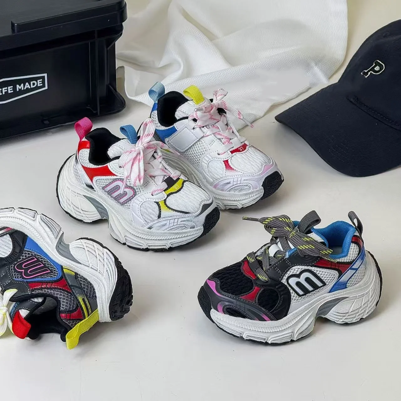

Children Sneakers Thick Soft Sole Handsome Kids Running Shoes Mesh Breathable 2025 Autumn New Students Sports Shoes Trendy