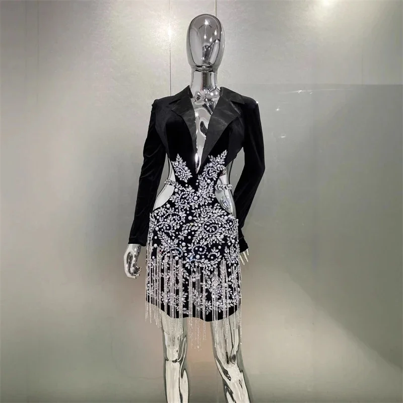Zwart Fluwelen Bodycon Mini-jurk Lange Mouwen V-hals Taille Uitsparing Fonkelende Kristallen Ketting Sexy Avond Datum Nacht Voor Vrouwen