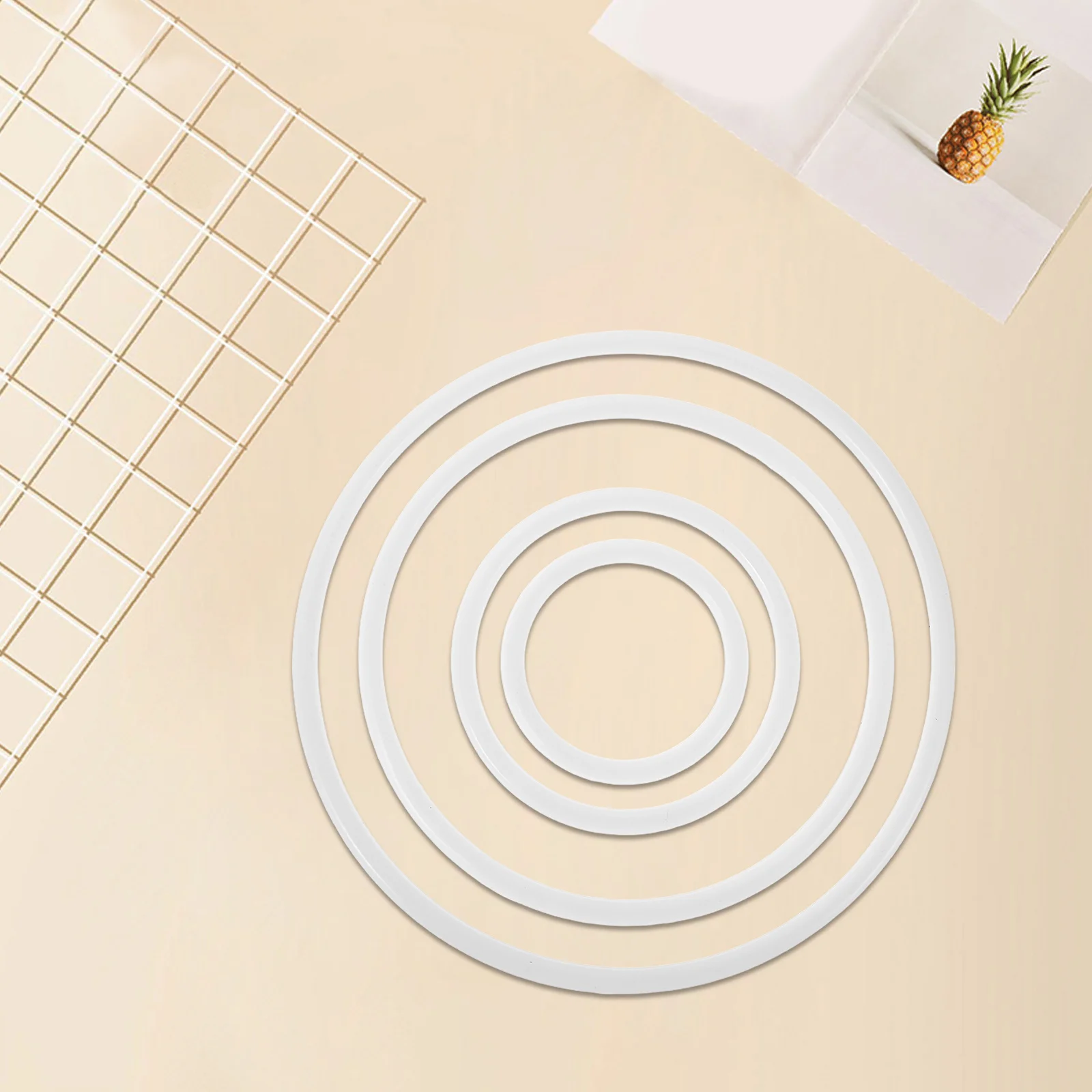 

50Pcs Dreamcatcher Rings Plastic Floral Ring Hoop Durable Craft Supplies Wedding Wall Hanging Macrame Garland Floral Ring Hoop