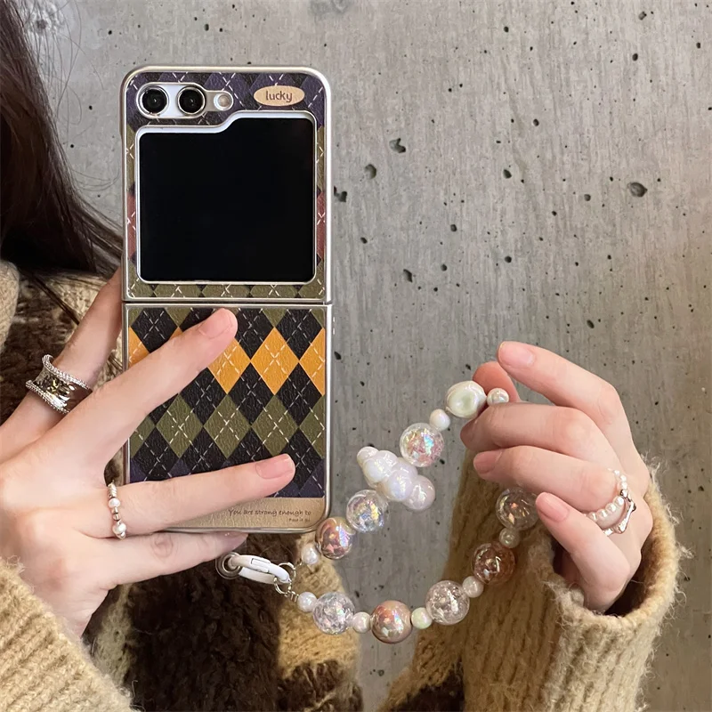 Fashion Plaid Pattern Phone Case For Samsung Galaxy Z Flip 6 5 4 3 Cover with Cute Chain Leather Cases For Flip4 Flip5 Flip6 5G