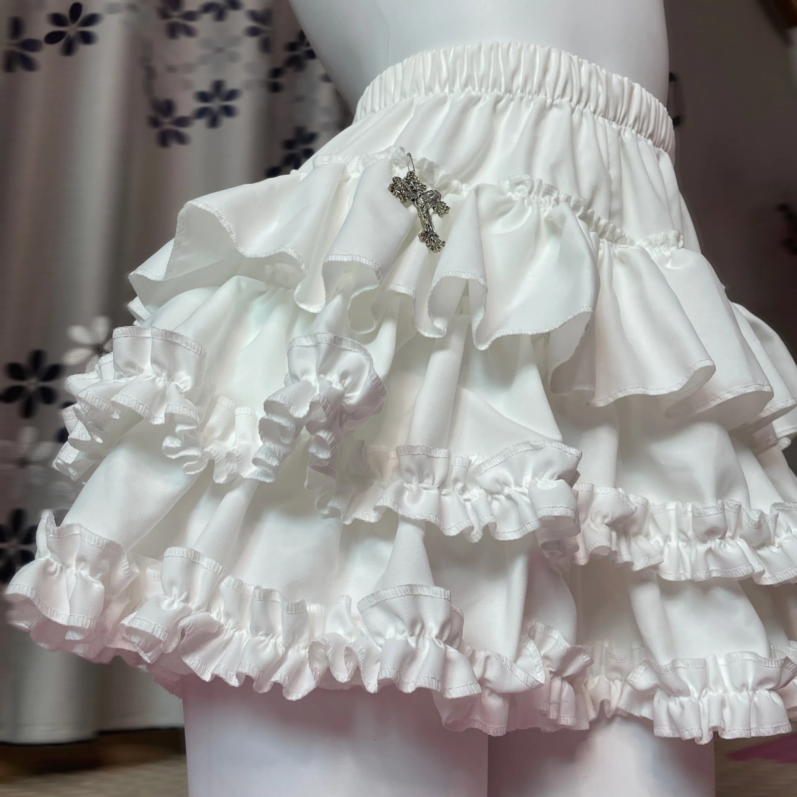 Original New Spring Summer Sweet Girls Lolita White Cake Skirt Elegant Ruffles Elastic Waist Cross Pendant Princess Lolita Skirt