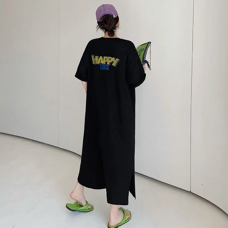 プラスサイズの夏の新しい大きいサイズカジュアルルーズスリットロング Tシャツドレス漫画のプリント半袖膝丈ドレス