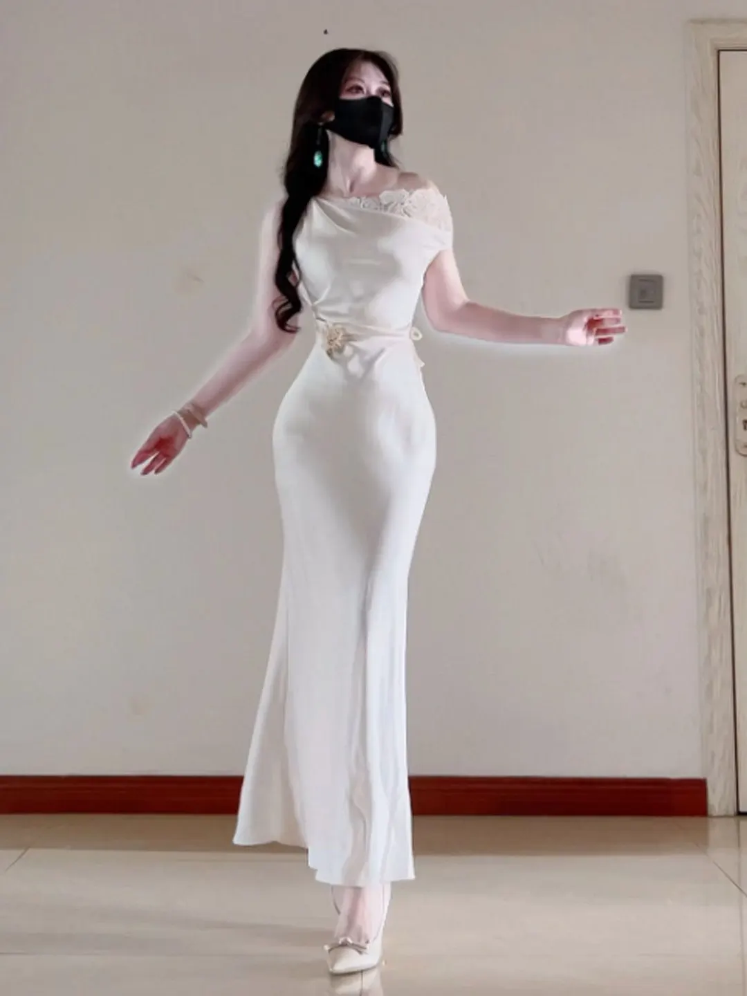 

Stunningly Beautiful Slim Fit Shoulder Bared Waist Cinched Long Dress Elegant Lady Style High Waist Cotton Summer Dress