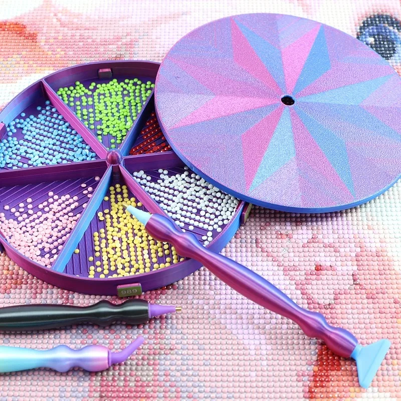 360° Rotatable Multifunctional Plastic Diamond Painting Tray Colorful Divided Triangle Storage Plate DIY Rhinestone Sorting Tool view 3