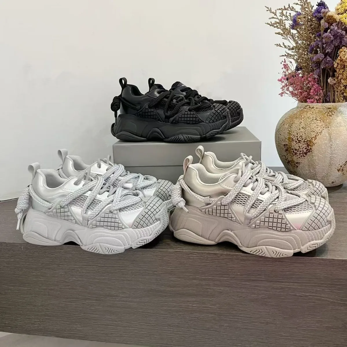 

2026 New Ladies Mesh Breathable Couple Sports Shoes High Street Ladies Platform Increased Leisure Sports Shoes Women's Shoes