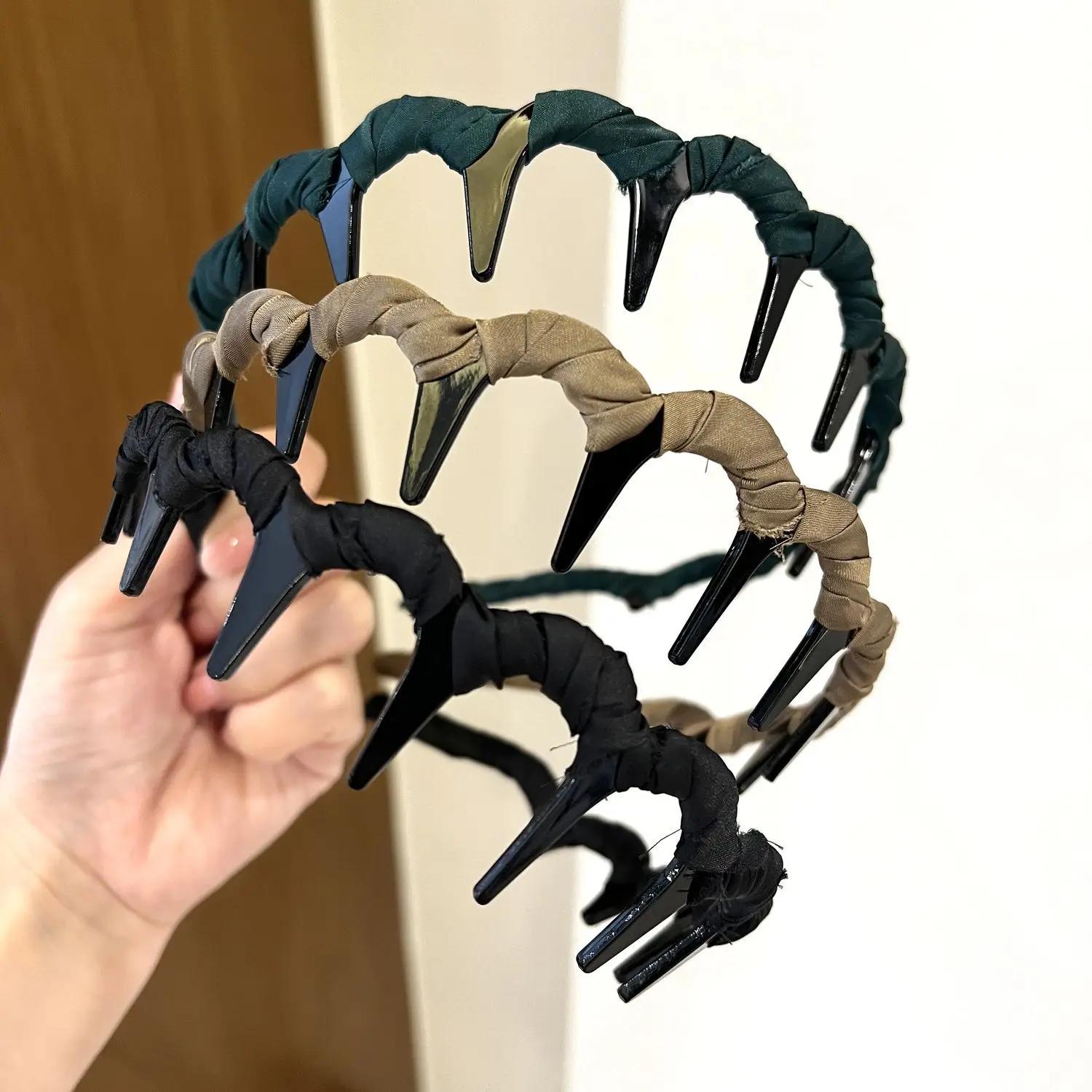 

Vintage Fix Bangs Broken Hair Teethed Non-slip Wrap With Cloth Hairbands for Women Girls Sweet Headband Fashion Hair Accessories