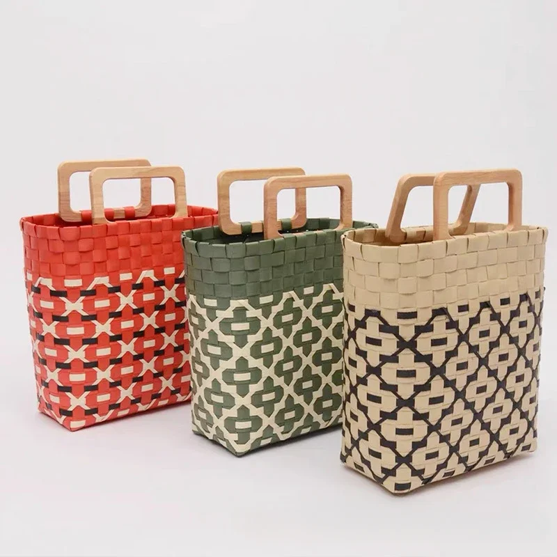 

Japanese style woven handbag with contrasting colors and creative wooden handle woven bag